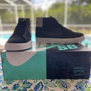 Nike SB Zoom Blazer Mid QS Gnarhunters